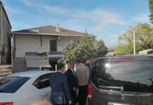 Dilovası’nda işçiler toprağa verildi: Halk, düzenin temsilcilerini cenazeden kovdu